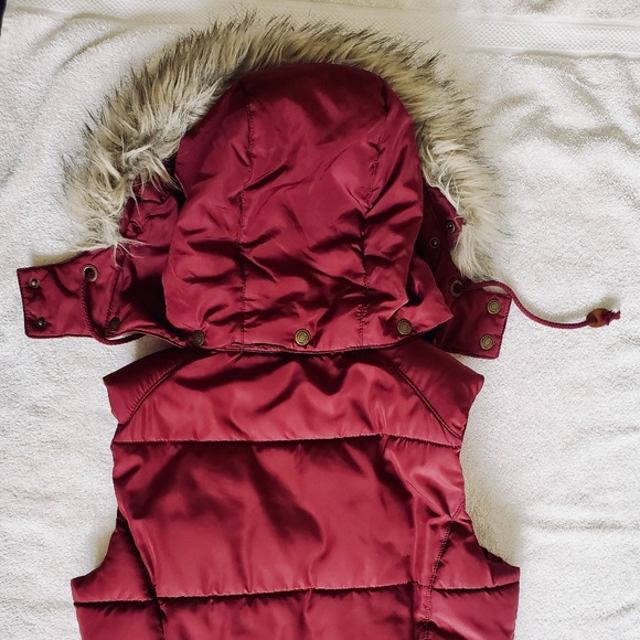 * SOLD* H&M Burgundy Vest - Picture 2 of 6